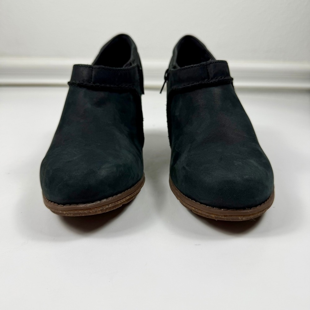 Clarks Womens 10W Black Nubuck Leather Ankle Booties Block Heel Boho Gorpcore - Picture 2 of 8